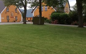 Ad Apartment
